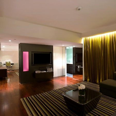 Hotel The Mira Hongkong Exterior foto A suite at the hotel