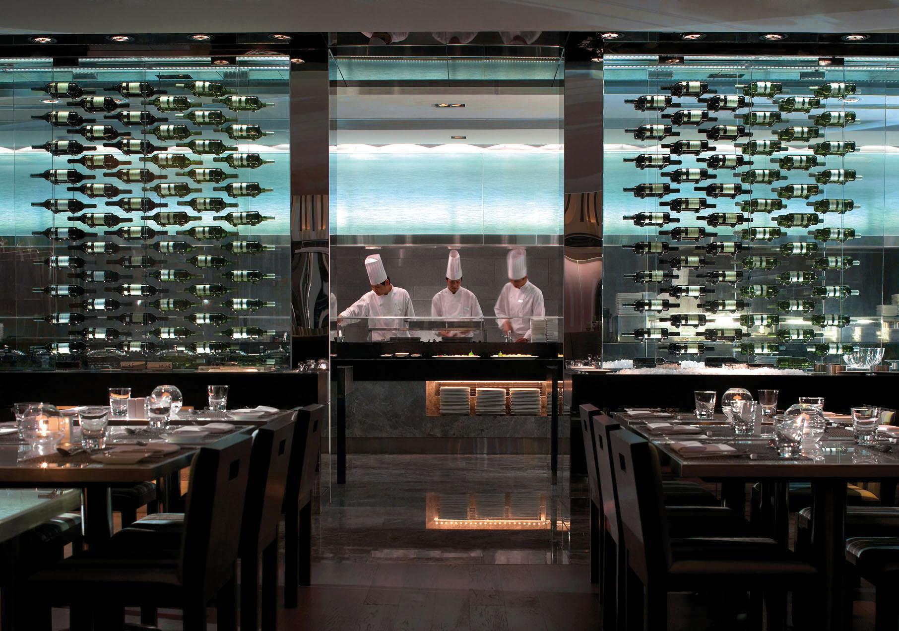 Hotel The Mira Hongkong Restaurant foto The interior of the restaurant