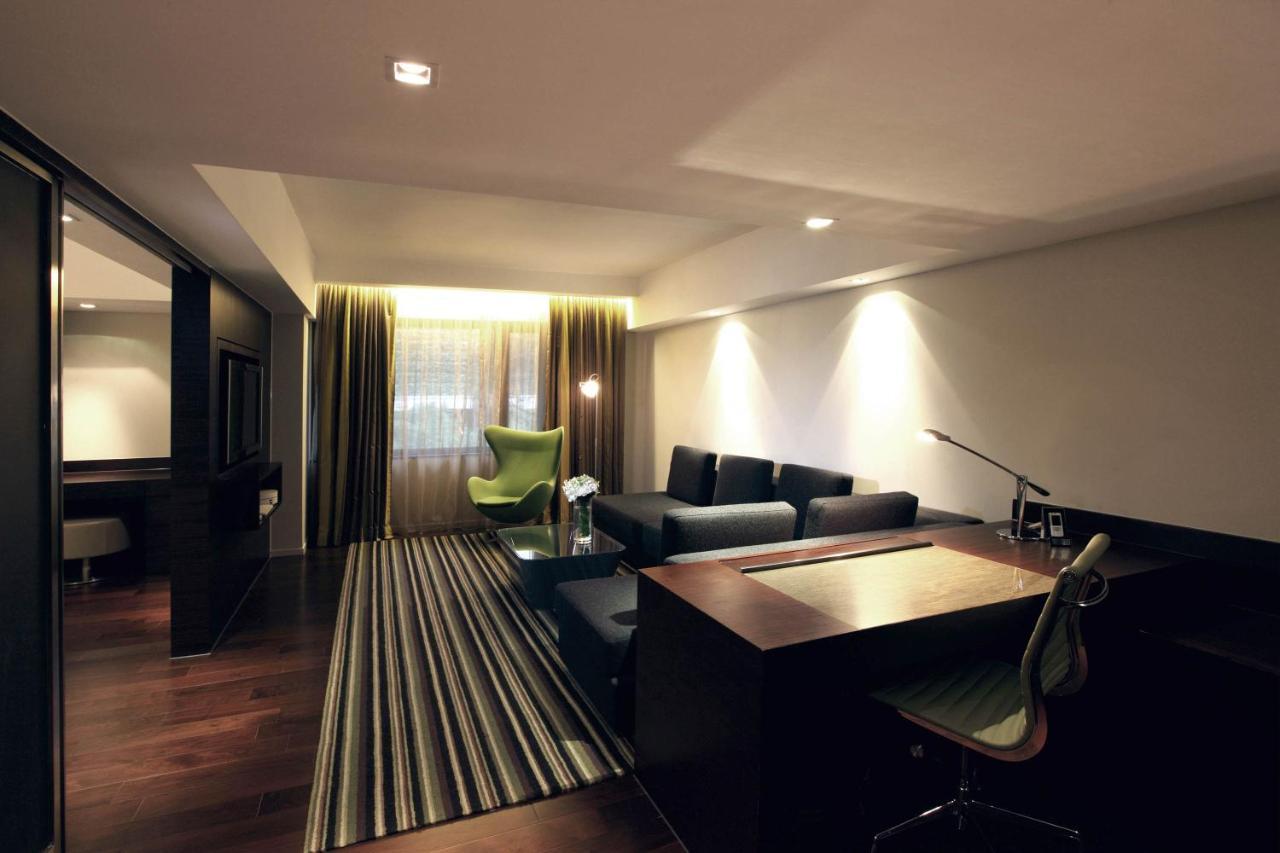 Hotel The Mira Hongkong Exterior foto A suite at the hotel