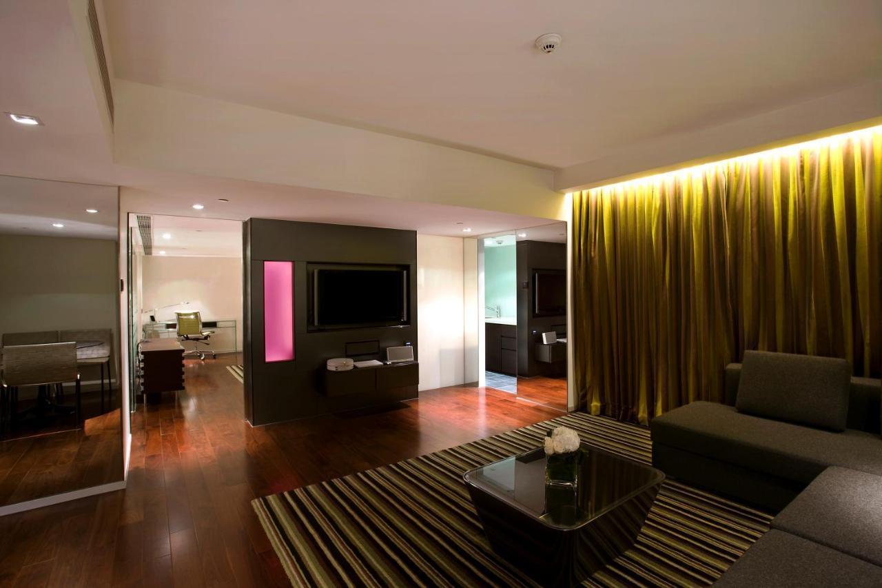 Hotel The Mira Hongkong Exterior foto A suite at the hotel