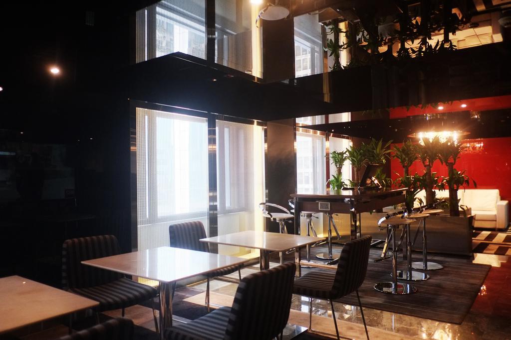 Hotel The Mira Hongkong Exterior foto Interior of a restaurant in Seoul, South Korea