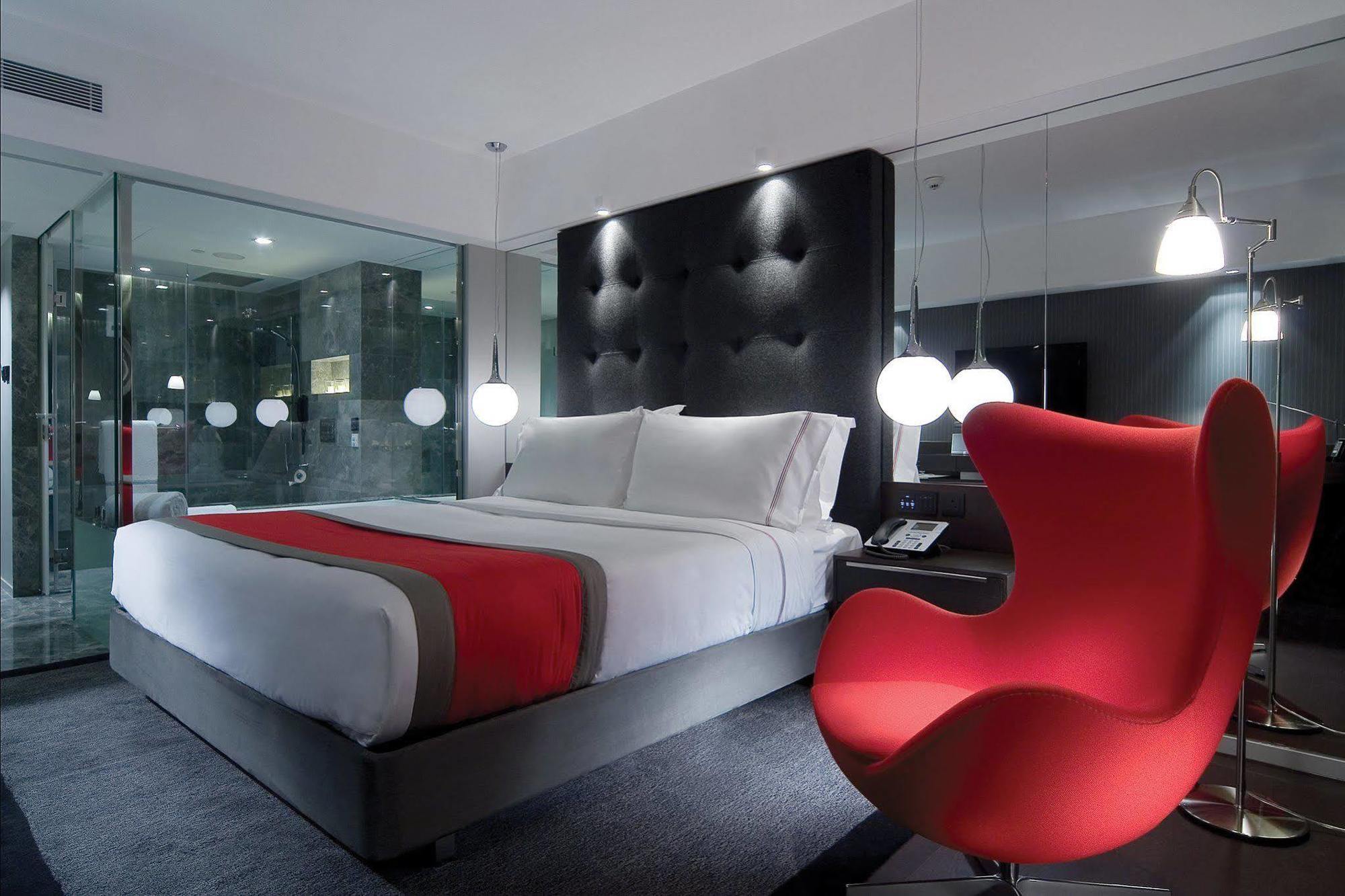 Hotel The Mira Hongkong Zimmer foto A room at the hotel