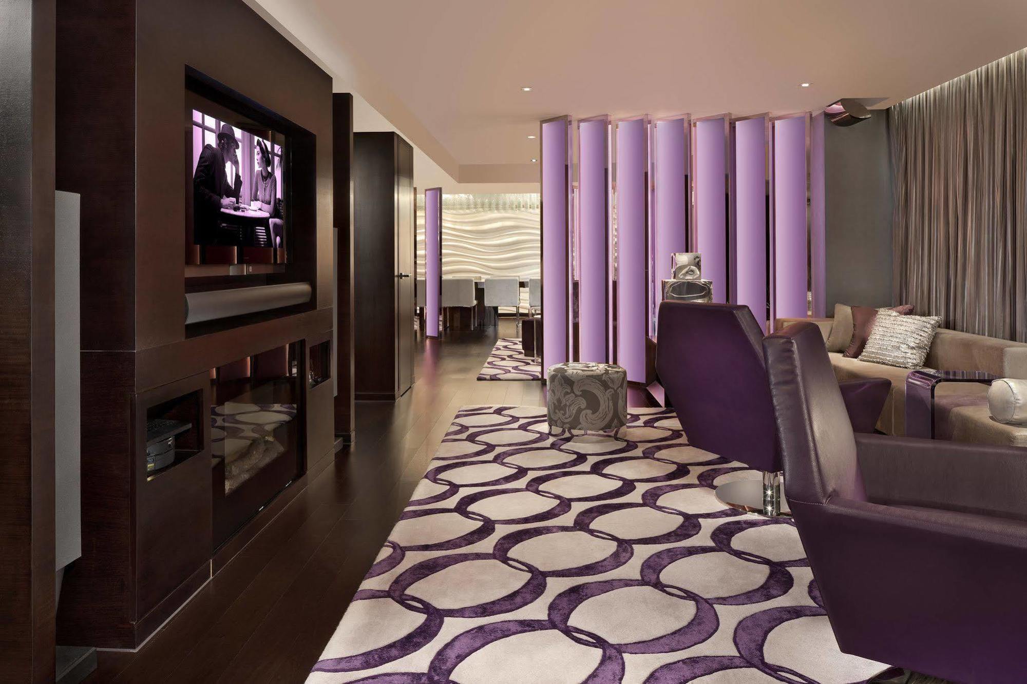 Hotel The Mira Hongkong Exterior foto The interior of a suite at the W London